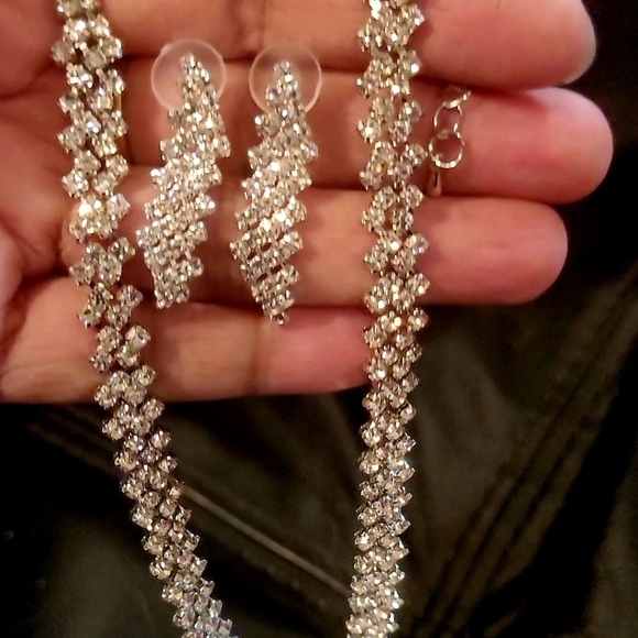 Necklace set NWOT - Picture 3 of 7